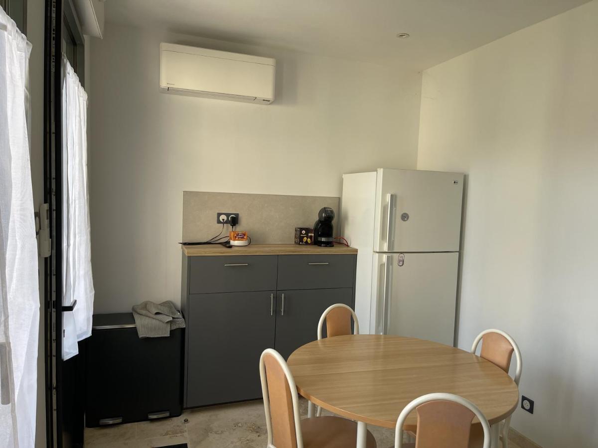 Petit Gite Avec Terrasse Thouarce Экстерьер фото